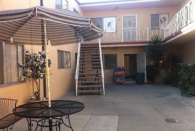 Picnic Area - Stone Arbor on Benedict Apartments