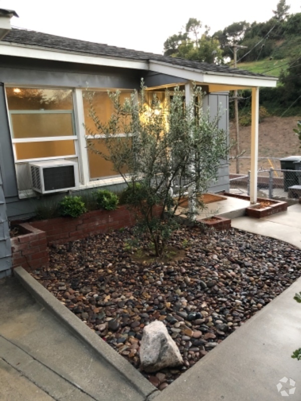 Building Photo - 1100 Vincent Way