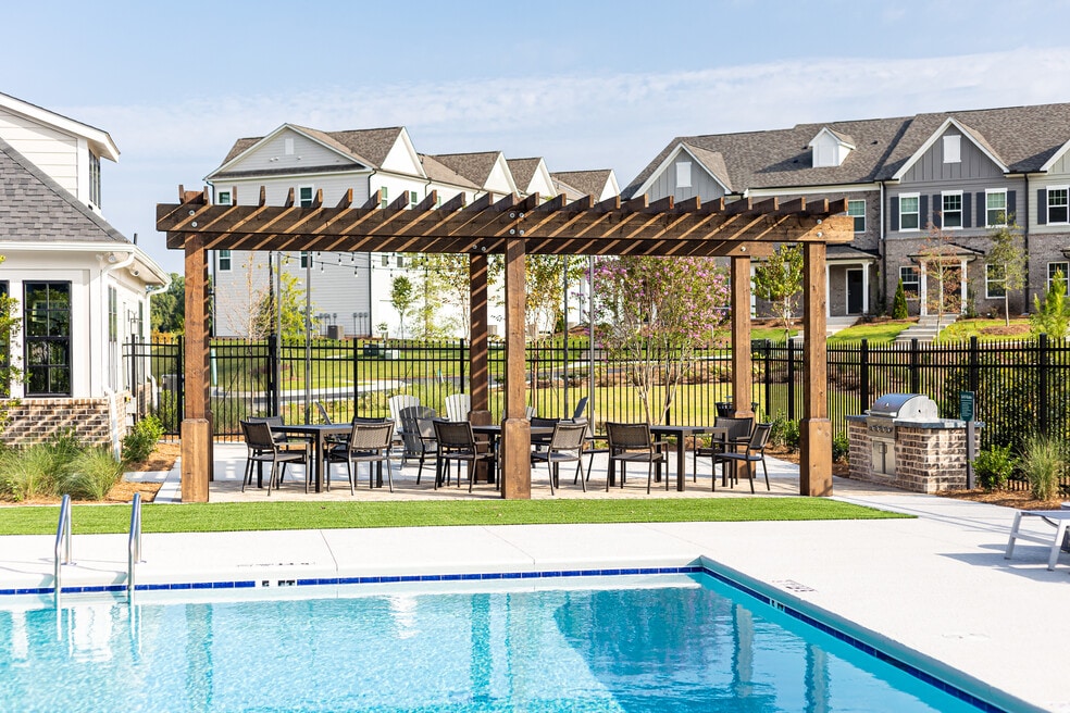 AMLI 3464 - 3464 Roxboro Rd Ne Atlanta, GA 30326 | Apartments.com