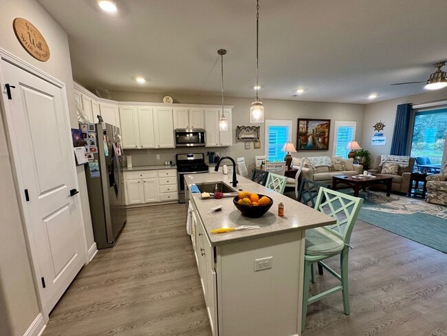 Building Photo - 176 Arazzo Wy