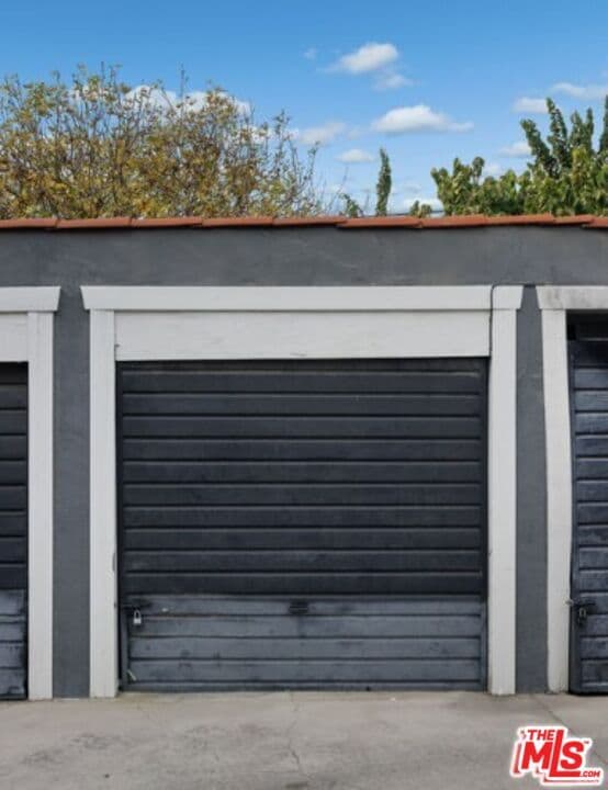Building Photo - 409 N Curson Ave
