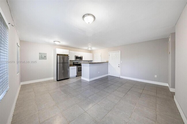 Foto del edificio - 1960 NE 161st St