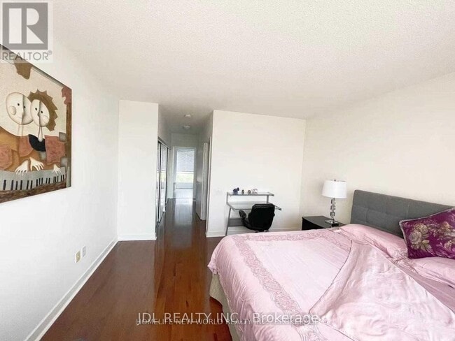 Building Photo - 25 Singer Ct