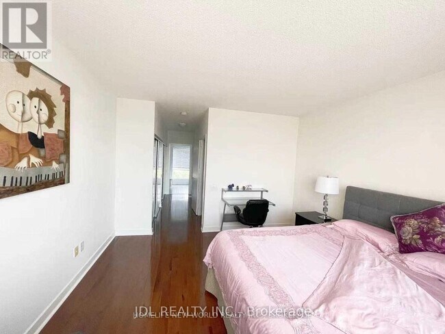 Photo du bâtiment - 25 Singer Ct