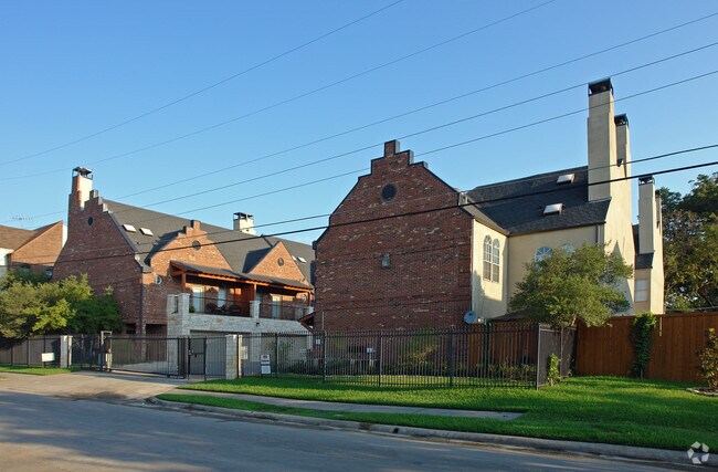 Building Photo - 6015 Oram