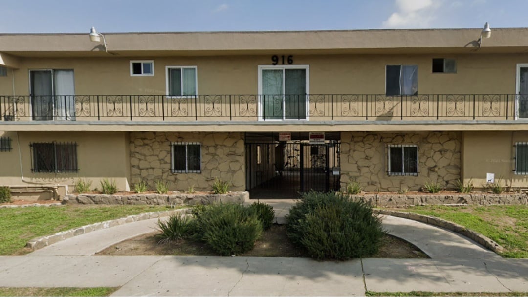 Primary Photo - 916 S Manhattan Pl
