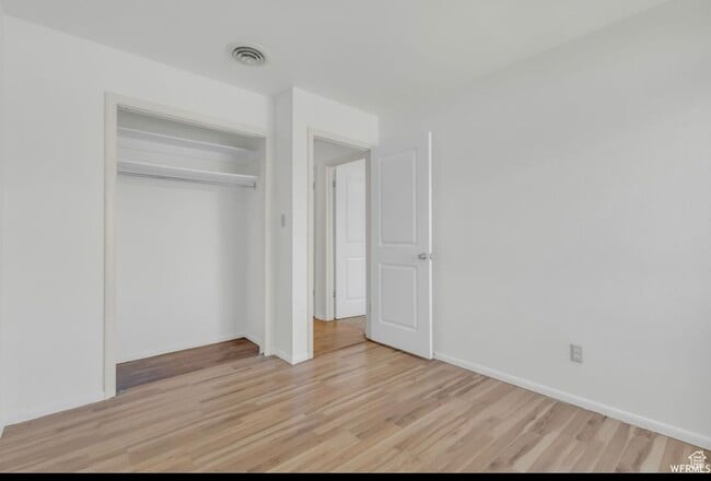 Building Photo - 121 W 255 S