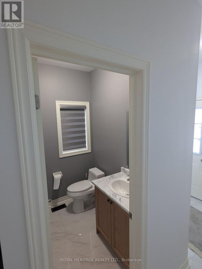 Building Photo - 676 Fleetwood Dr