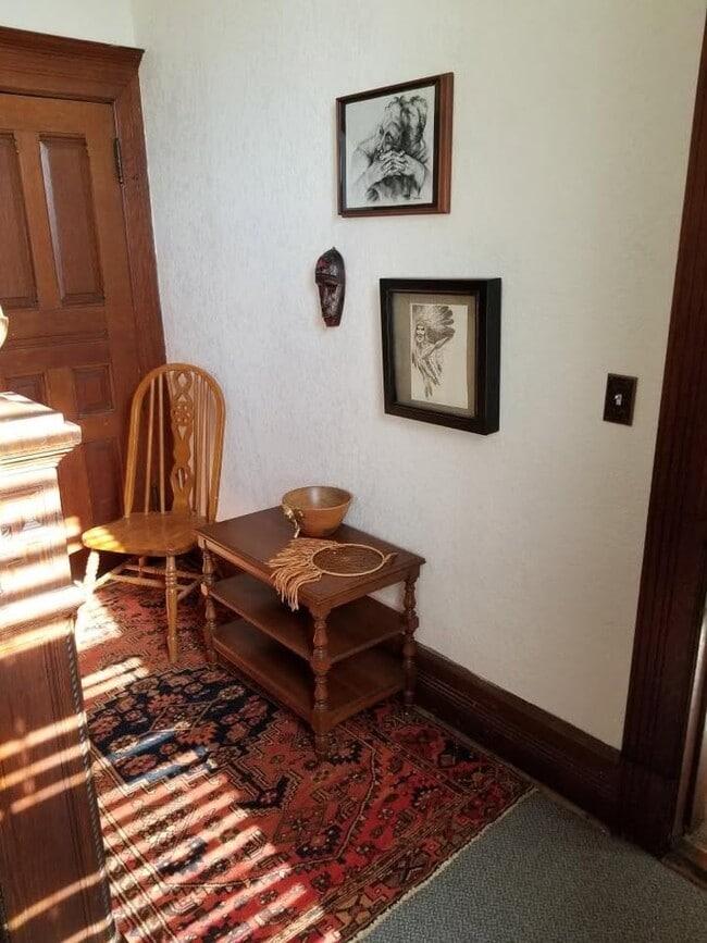 Foto del edificio - 3208 Logan Ave N