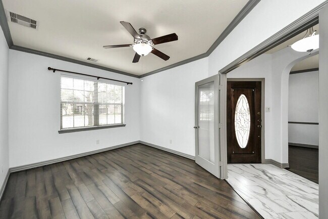 Foto del edificio - Lodge Vine Court, Sugar Land, TX 77479 - 2 BR 3.5 BA single-family home