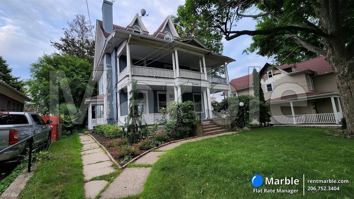 Primary Photo - 4 br, 2 bath Townhome - 1720 Capouse Ave