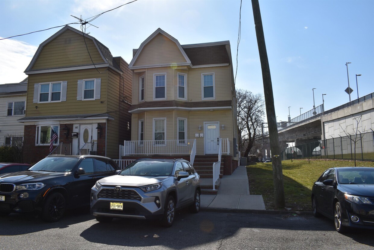 Bayonne Condo For Rent