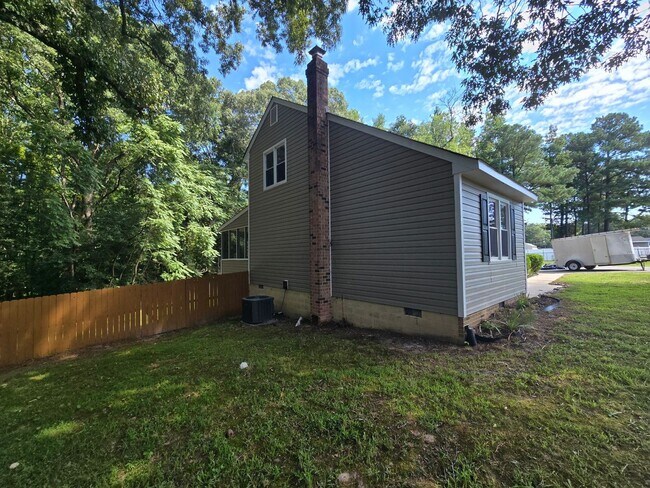 Foto del edificio - FULLY REMODELED 3 BR HOUSE IN PRINCE GEORG...