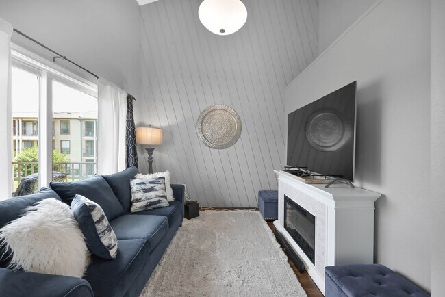 Building Photo - Updated Two Bedroom Two Bath Loft in April...