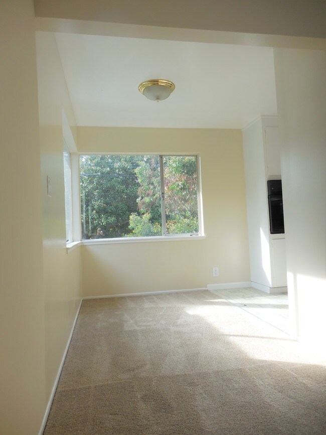 Building Photo - 24 Lorton Ave