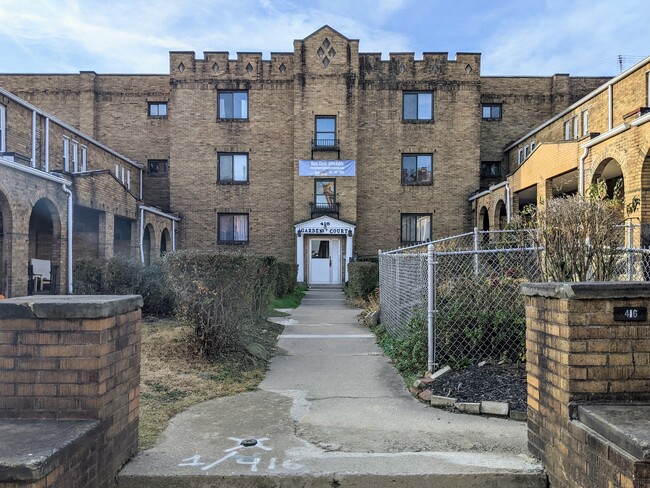 Building Photo - 416 Oakland Ave