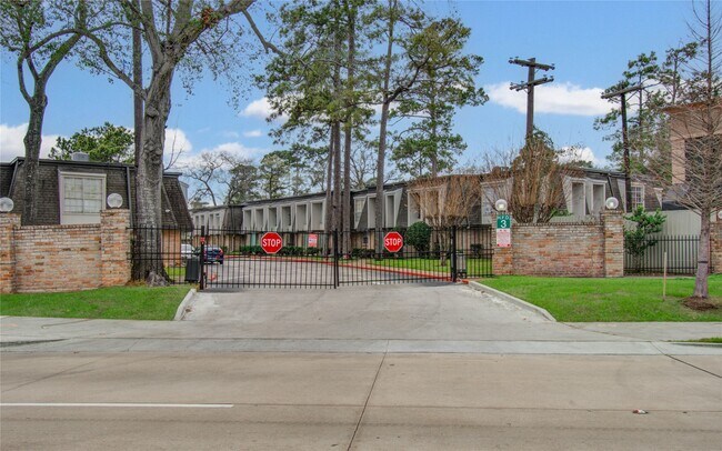 Foto del edificio - 12633 Memorial Dr