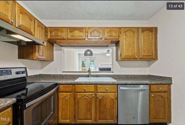 Foto del edificio - 4658 Fawnbrook Cir