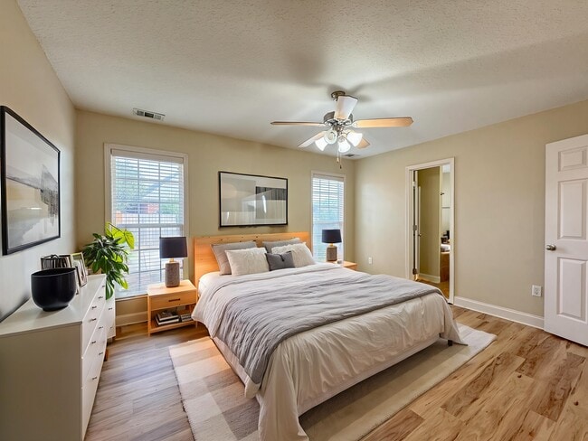 Building Photo - 1001 Bradford Way