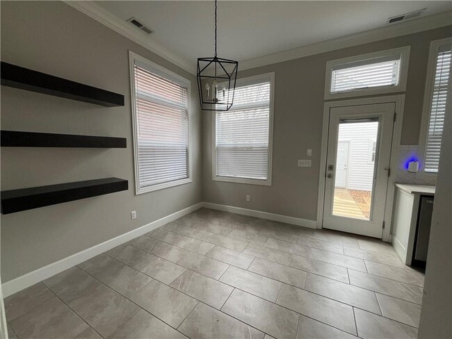 Building Photo - 780 Founders Park Dr W