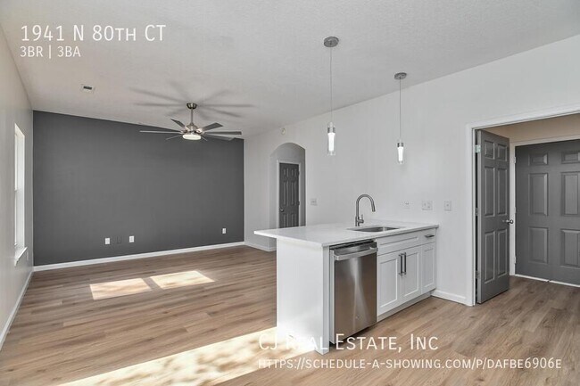 Foto del edificio - 1941 N 80th Ct