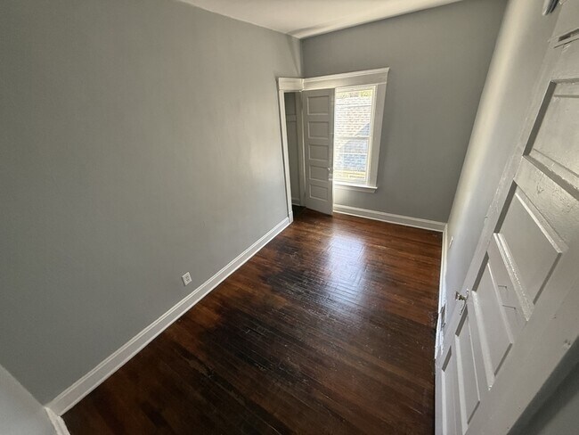 Foto del edificio - 3550 Seymour Ave