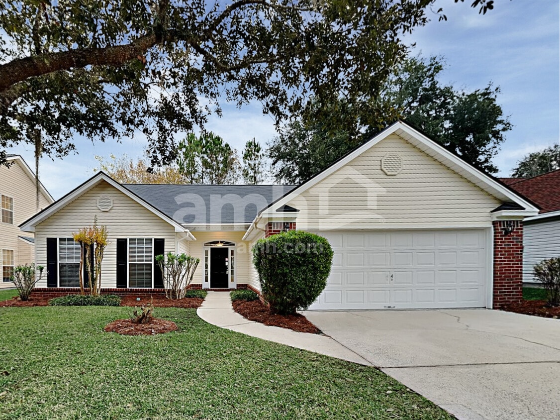 Primary Photo - 221 Shady Oak Cir