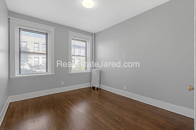 Photo - Beautifully Updated 4-Bed, 2-Bath in Allst... Apartment