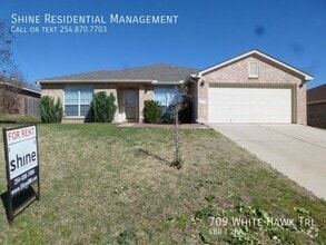 Building Photo - 709 White Hawk Trl