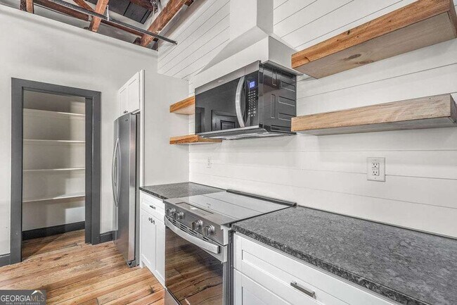 Foto del edificio - 13 Greenville St S
