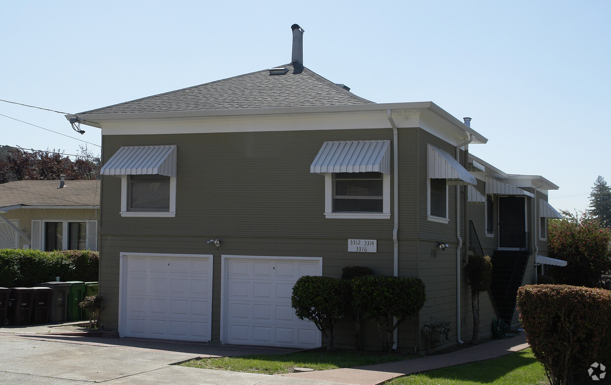 Primary Photo - 3312-3316 64th Ave