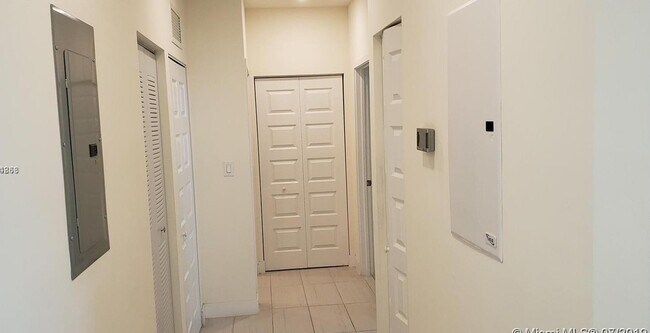 Foto del edificio - 7809 NW 104th Ave