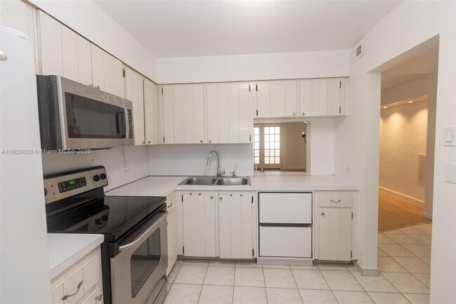 Foto del edificio - 441 NE 195th St