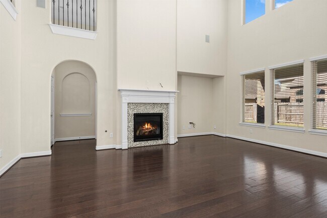 Foto del edificio - 12601 Floral Park Ln