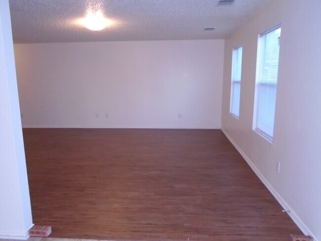 Foto del edificio - Nice 2 Story Home in Eagle Mtn. Saginaw ISD