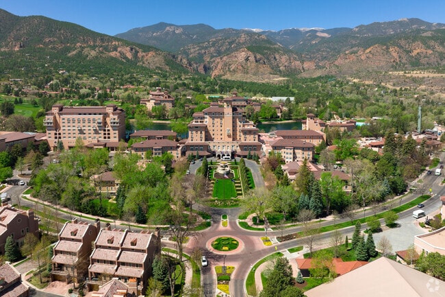 The expansive Broadmoor Hotel is a large tourist attraction for visitors to the neighborhood.