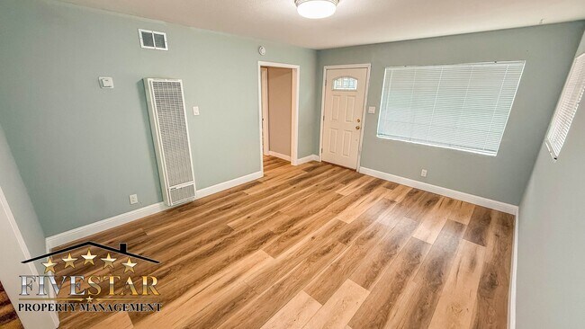 Foto del edificio - 2703 Center St