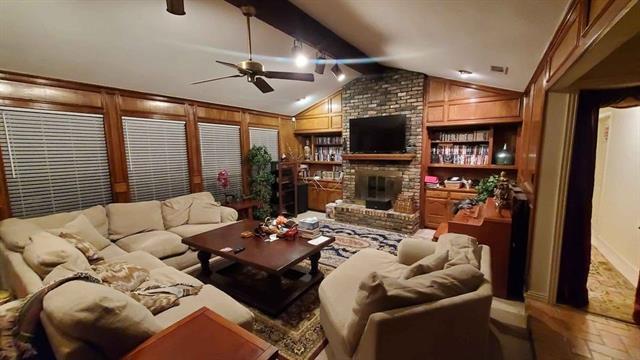 Foto del edificio - 403 Woodhollow Dr