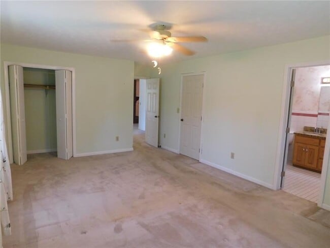 Building Photo - 1630 Mineral Springs Rd
