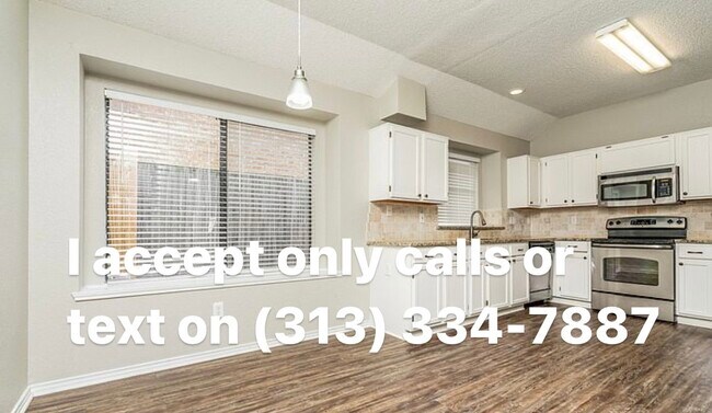 Foto del edificio - 7921 Rice Dr