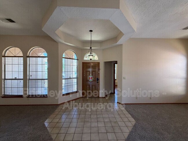 Foto del edificio - 7281 Spruce Mountain Loop NE