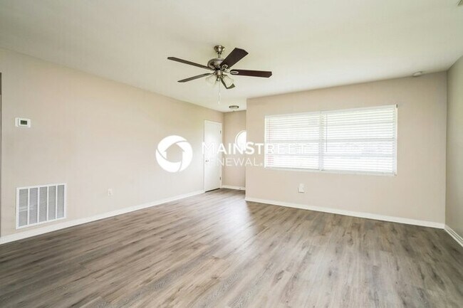 Foto del edificio - 4 Bedroom Pet-Friendly Home in ORLANDO, FL with Main Street Renewal