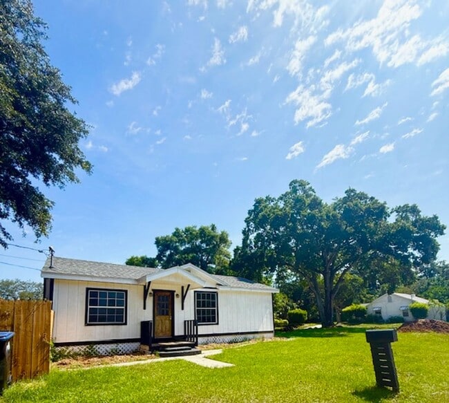 Photo - 2215 Vine St House