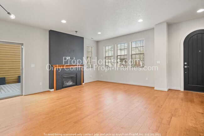Building Photo - Charming Three Bedroom, Two and One Half B...