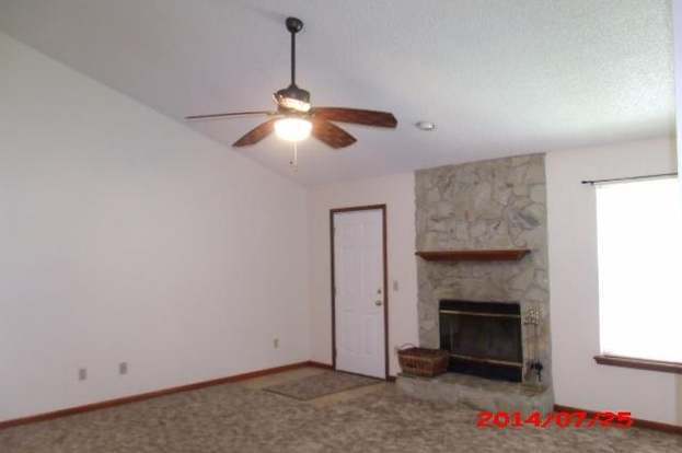 Foto del edificio - 2115 Center Way