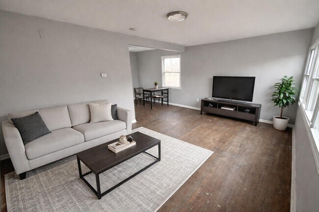 Foto del edificio - 3526-28 E 9th Ave