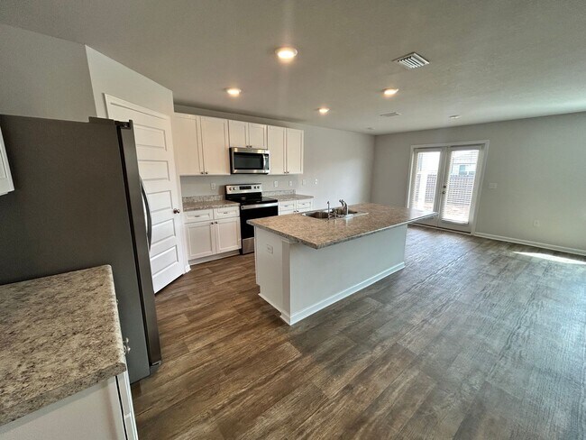 Building Photo - 5832 Viking Wy