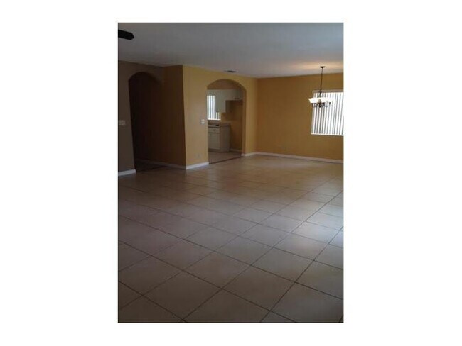 Foto del edificio - 2331 N 66 Terrace