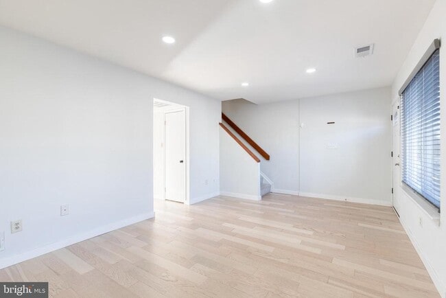 Foto del edificio - 1615 Fendall Ct