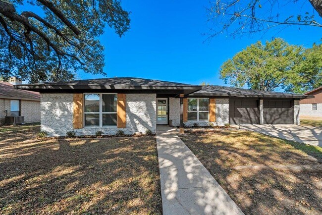 Foto del edificio - 1313 Redbud Trail